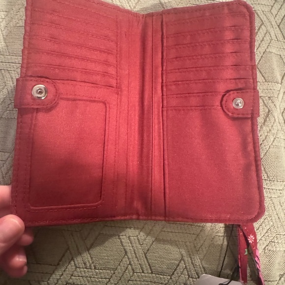 Vera Bradley Essential Cotton Wallet in “Holiday Hounds” new with tags - Picture 4 of 7